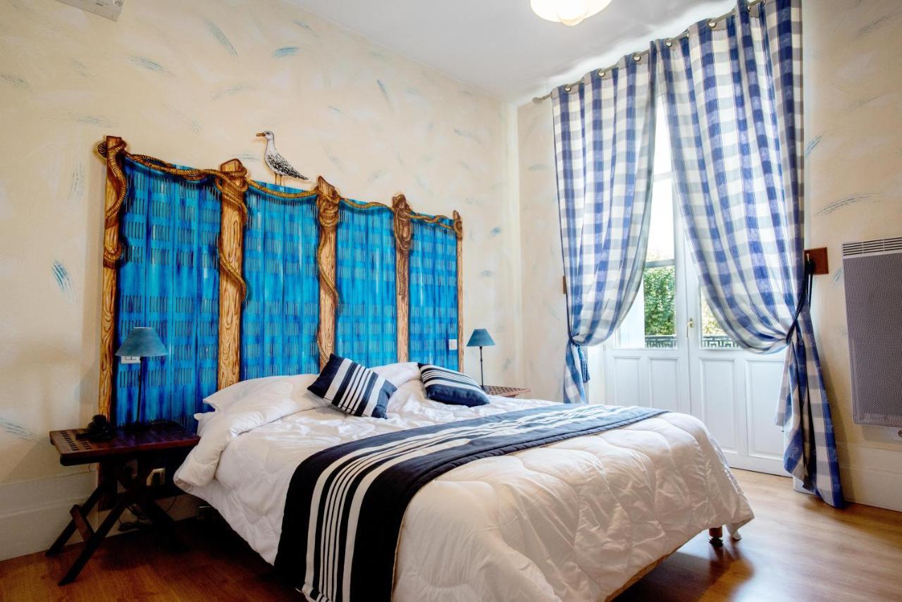 Logis Hotel De La Tour Либорн Екстериор снимка