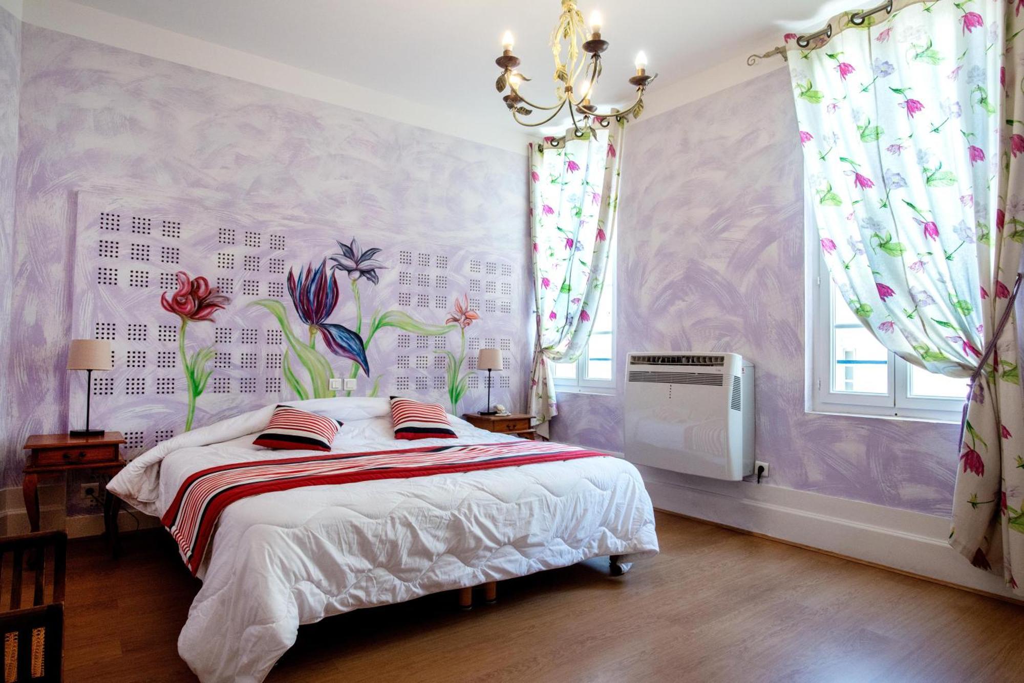 Logis Hotel De La Tour Либорн Екстериор снимка